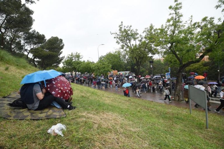 El tiempo cambia radicalmente: Lluvias torrenciales y fuertes vientos azotan el norte peninsular este domingo