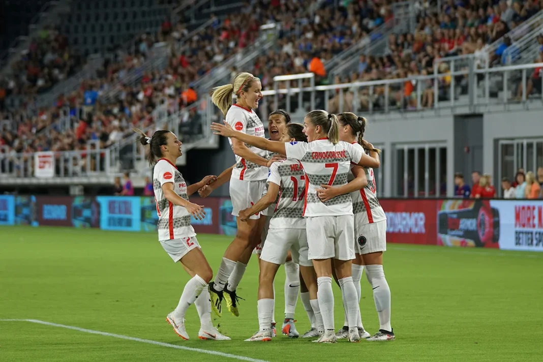 DISNEY+ APUESTA POR EL FÚTBOL FEMENINO