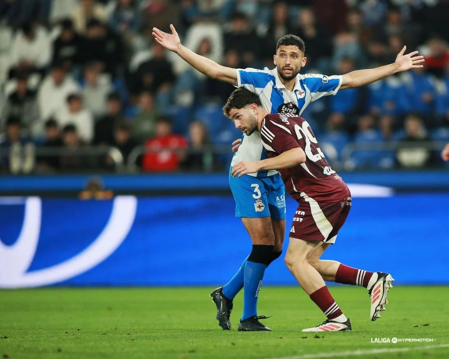 Un Delantero Del Deportivo De La Coruña Se Las Da De Influencer Y Termina Rescatado Por Los Bomberos: Pudo Acabar En Tragedia 1 Eddahchouri En Un Partido Del Deportivo De La Coruña. Fuente: Laliga Hypermotion