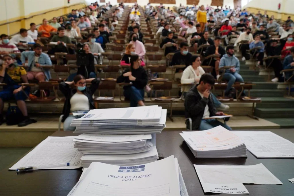 La Nueva Selectividad Pactada Por Las Universidades Cambia Los Criterios De Evaluación 1 Exámenes Más Competenciales Y Menos Memorísticos: Así Serán Las Nuevas Pruebas De Acceso A La Universidad