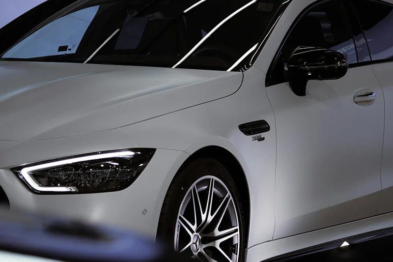 FOTOGRAFIAR TU NUEVO COCHE PUEDE DAÑAR TU SMARTPHONE