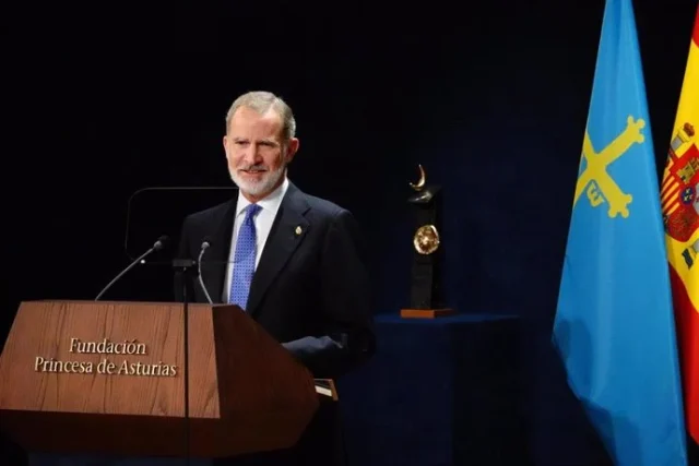 Felipe Vi Y Juan Carlos I En Una Guerra Abierta Por Sofía  