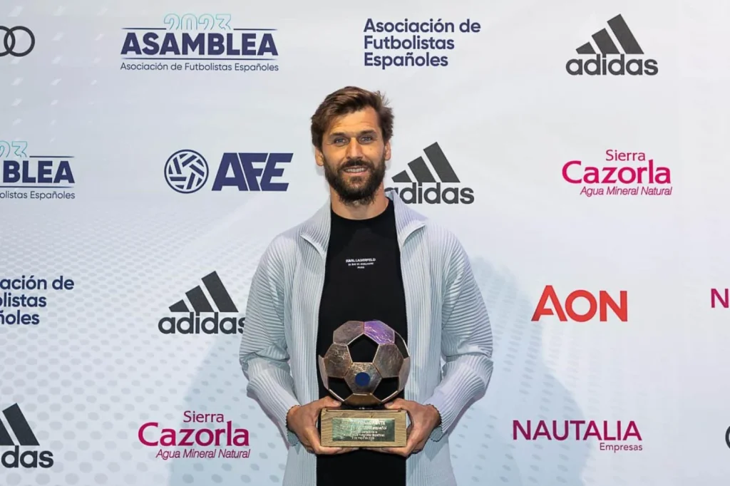 Fernando Llorente Más Ventajista Que Nunca En La Despedida De Óscar De Marcos: El Mensaje Que Indigna Al Athletic 1 Fernando Llorente Más Ventajista Que Nunca En La Despedida De Óscar De Marcos: El Mensaje Que Indigna Al Athletic Fuente: X (@Llorentefer19)
