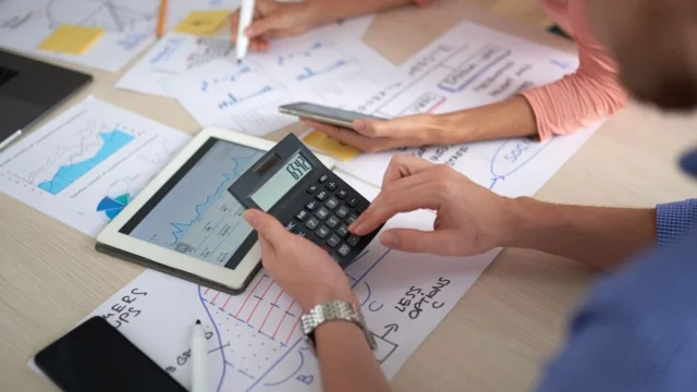 La Burocracia Y La Presión Fiscal, Principales Obstáculos Para Emprender En España