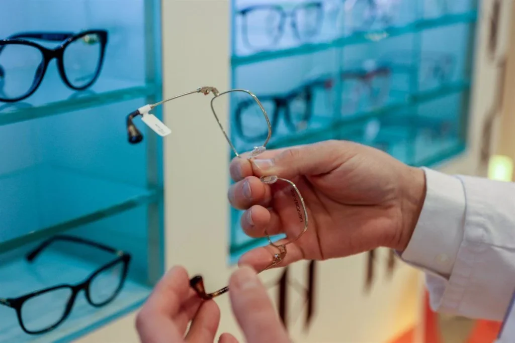 La Ayuda Del Gobierno Para Gafas Y Lentillas Gratis También Genera Crispación: «Todo Para Los Menores Y Los Mayores» 1 Los Adultos Entre 30 Y 64 Años, Los Grandes Olvidados Del Plan De Salud Visual