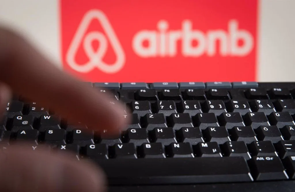 El Turismo Fantasma Invade España: Esquivan Airbnb Con Alquileres Ocultos, Pagos En Mano Y Anuncios En El Extranjero 1 Los Portales Oficiales Pierden Terreno Frente A Una Red Paralela De Alquileres Sin Declarar