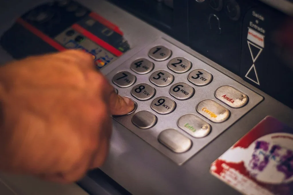 Revolución Silenciosa En Los Cajeros De Los Bancos Españoles 5 ¿Qué Esperar En Los Próximos Años?
