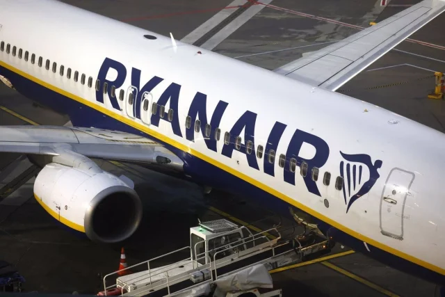 Ryanair Elimina Tarjetas De Embarque Y Responde A Las Polémicas Tasas Ocultas De La Aerolínea