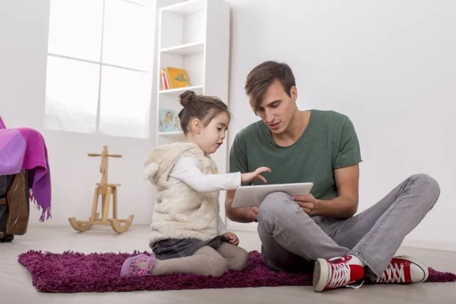 Ser Padre Todavía No ‘Puntúa’ Igual Que Ser Madre Pese Al Intento Español