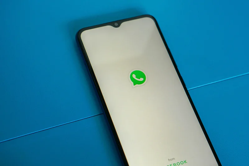 WHATSAPP YA PERMITE ORGANIZAR LOS STICKERS