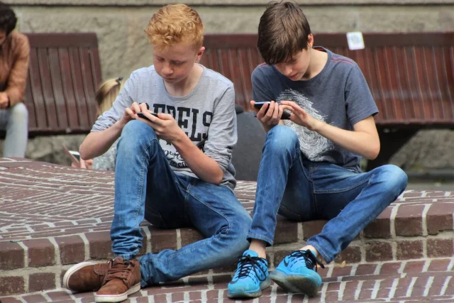 Las Compras Familiares De Hoy Las Deciden Los Adolescentes, Los Nuevos «Influencers Del Hogar»