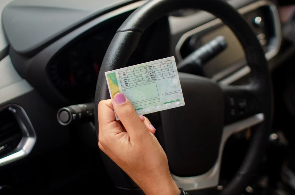Diferencias Clave: Permiso De Circulación Vs. Carnet De Conducir