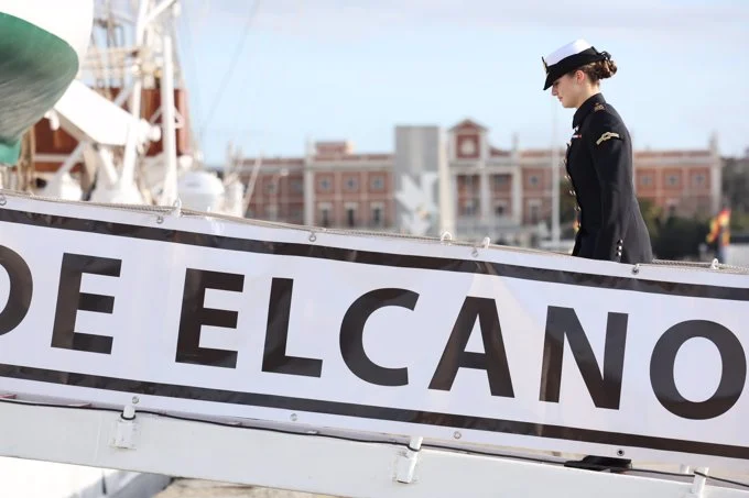 La travesía del Elcano encara su tramo final mientras Leonor sigue firme