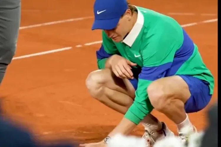 Sinner Pone Patas Arriba Roland Garros Con Su Gesto Hacia Rafa Nadal En La Chatrier 1 Jannick Sinner Limpia Placa Rafa Nadal Fuente: Eurosport