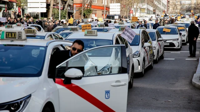 Taxistas De Madrid Se Enfrentan A Sus Compañeros Por La Huelga Anticabify: «Es Un Tiro En El Pie»