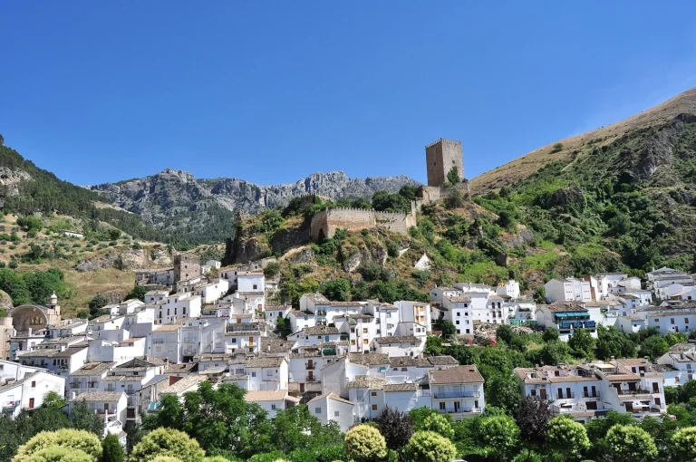 ¿Calor insoportable en Andalucía? Escápate a este pueblo con cascadas y pozas de agua helada