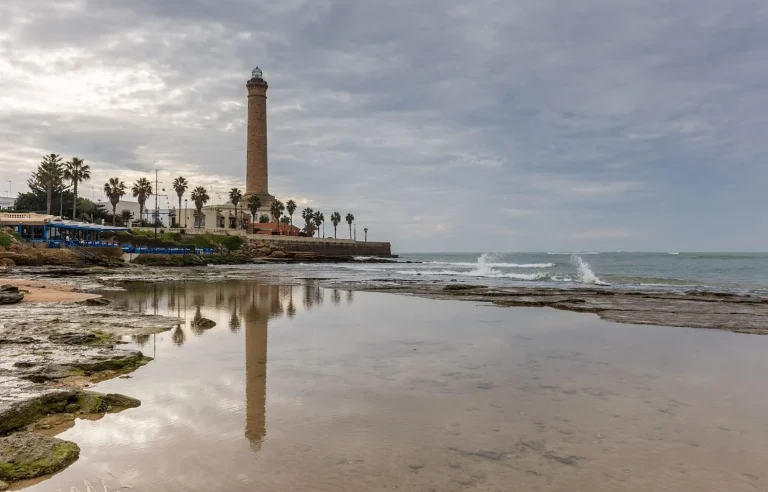 Tres razones por las que esta desconocida localidad española será la capital de la felicidad en 2025