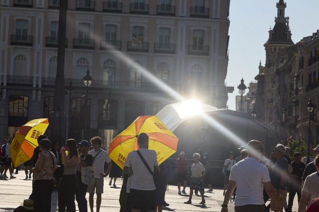La Aemet Activa Las Alertas Meteorológicas En La Península Y Canarias: Temperaturas Y Polvo En Suspensión