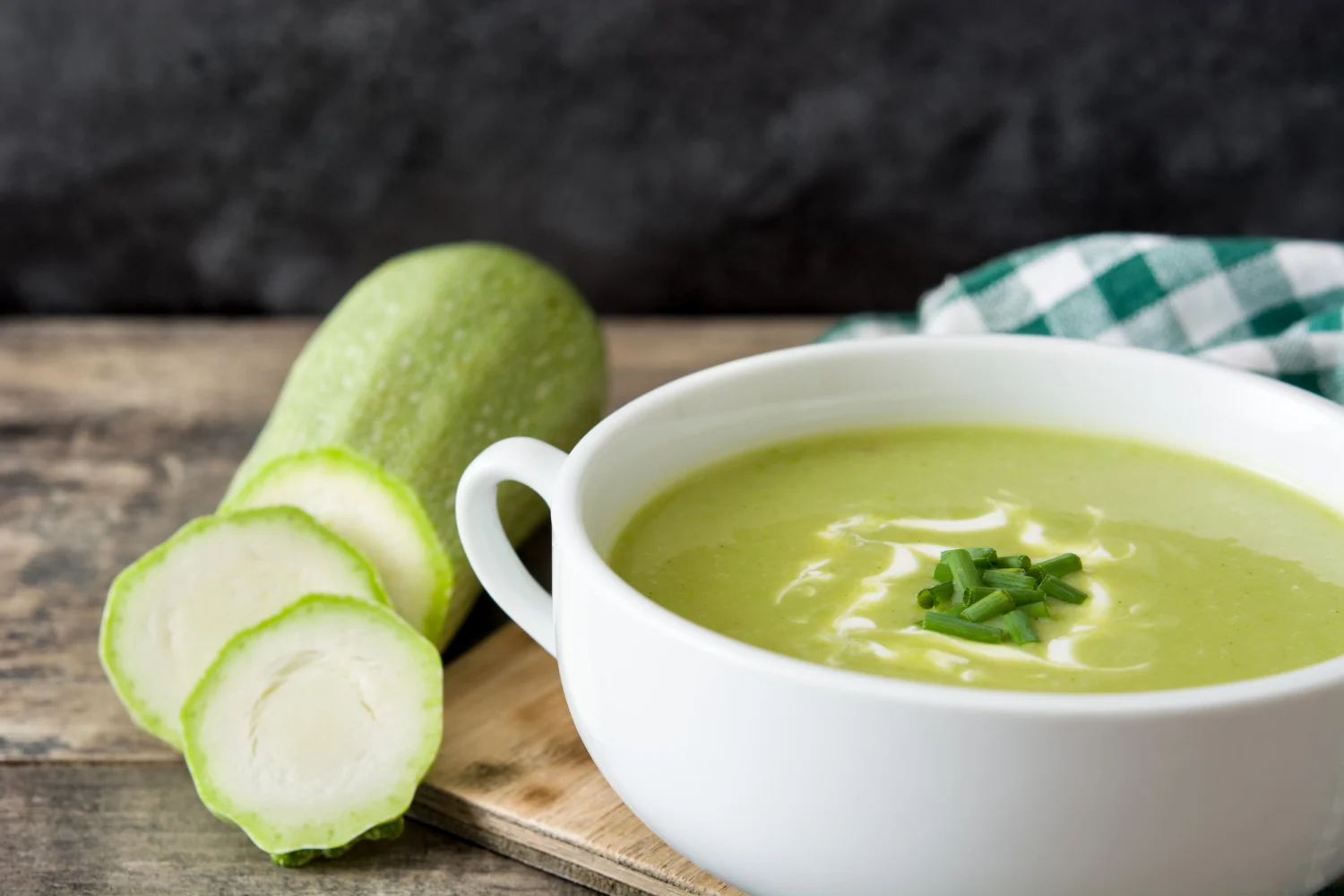 Esta Crema De Calabacín Con Un Ingrediente “Secreto” Engaña Hasta Al Paladar Más Exigente: Tus Hijos Comerán Verduras Sin Protestar 2 La Magia Está En La Sencillez: El Paso A Paso Maestro