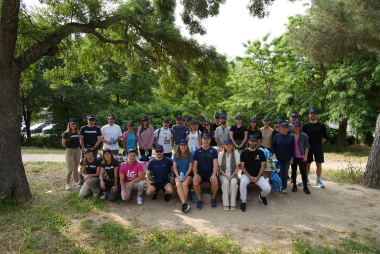 Nueve empresas suecas participan en el primer ‘plogging’ organizado por la Embajada de Suecia en España