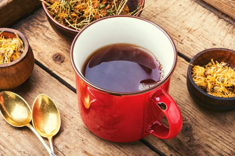 Agregar hongos al café está de moda para adelgazar, pero la ciencia no lo recomienda por esta razón