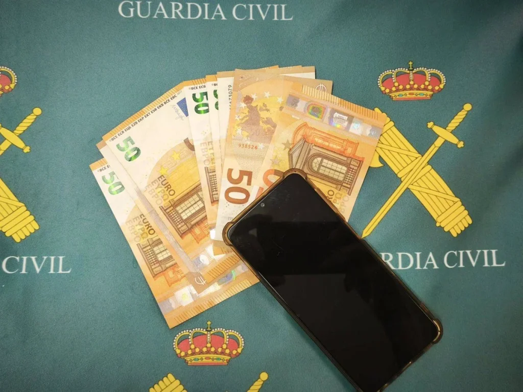 Así Funciona El Nuevo «Apagón Digital» De Los Estafadores Tu Móvil Se Queda Sin Señal Y Tu Dinero Desaparece 1 Así Te Roban El Número De Teléfono… Y El Dinero