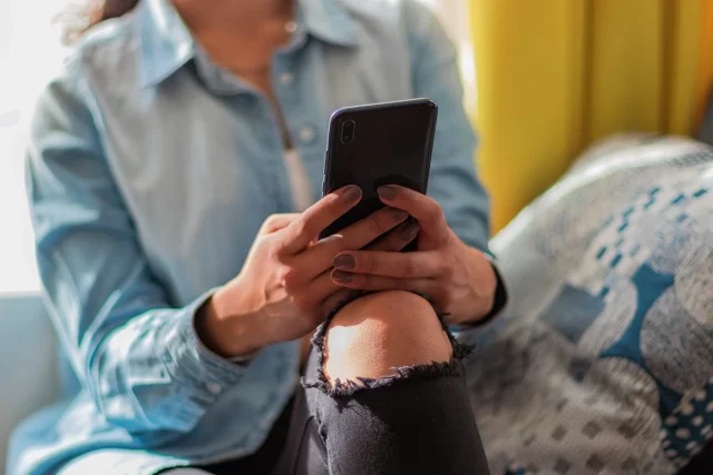 La Ocu Alerta De Una Estafa Telefónica Que Ya Ha Afectado A Miles De Españoles: El Peligroso Timo Del Cambio De Router