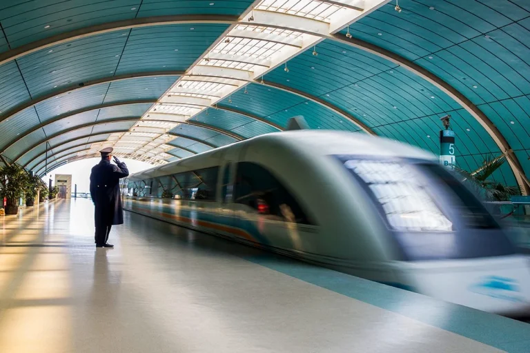 China ya prueba un tren de alta velocidad que acelera a 650 km/h en solo 7 segundos