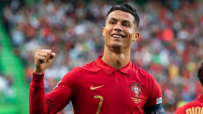 Cristiano Ronaldo reta a Mbappé y Lamine Yamal en la Nations League