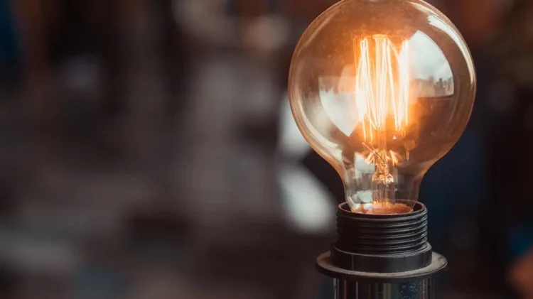 Desenchufar Electrodomésticos Verano Hogar Fuente: Istock