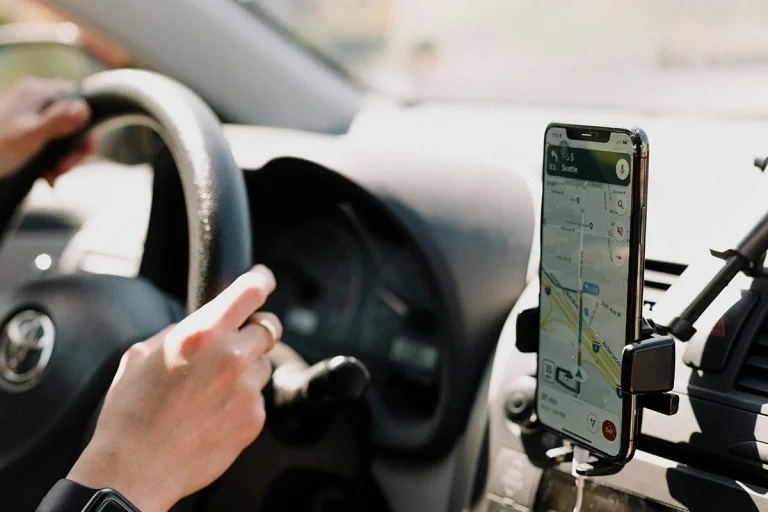Google Maps estrena nuevas funciones en España para el verano: ahorro de combustible, carriles bici y más