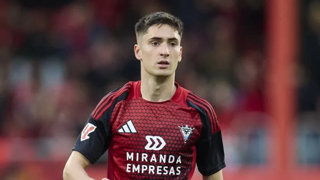 Hansi Flick Quiere Al Hombre Clave Del Mirandés En El Fc Barcelona 1 Jon Gorrotxategi Hansi Flick Fuente: Cordon Press