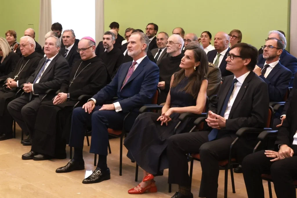 La Aparición De Felipe Vi Y Letizia En Montserrat Estuvo Cargada De Simbolismo Y Tensión