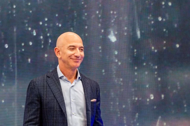 La Estrafalaria Boda De Jeff Bezos, Fundador De Amazon, Desata Una Rebelión Contra La Turistificación