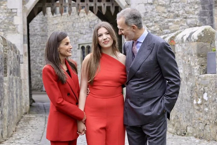 La infanta Sofía frente a la Corona y el EstadoLa infanta Sofía frente a la Corona y el Estado