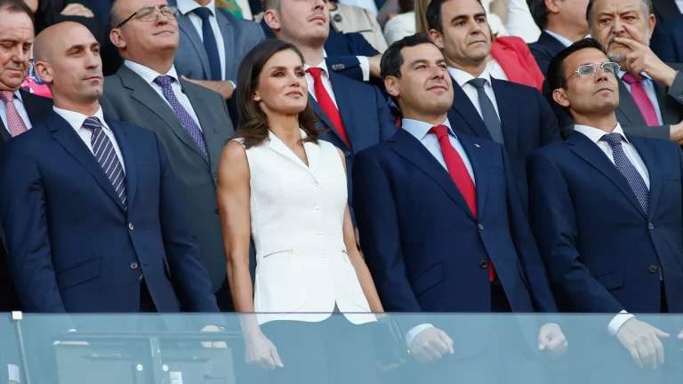 Los trabajadores de la Zarzuela estarían renunciando por culpa de Letizia, según exescolta
