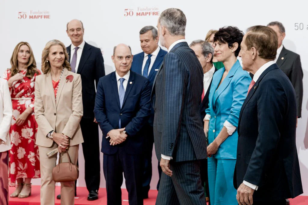 Reconciliacion Real O Asunto De Etiqueta