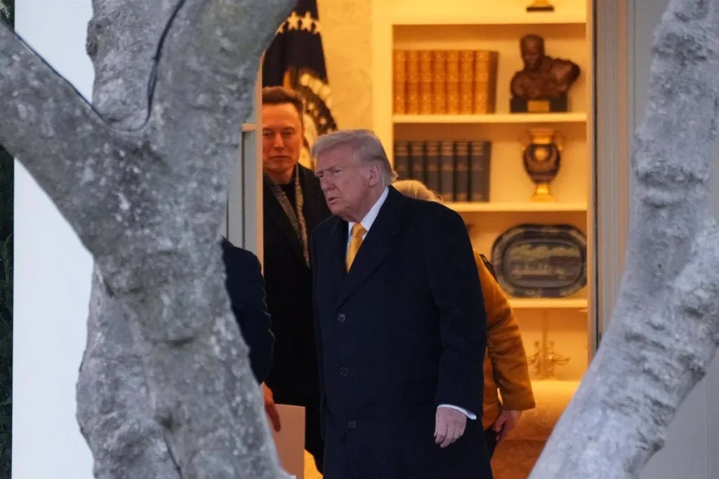 “Sin Mí Hubiera Perdido”: El Divorcio Trump-Musk Sacude Tesla Entre Amenazas E Insultos Entre Magnates 2 Trump Lanza Una Advertencia: Revisión De Los Contratos Con Musk
