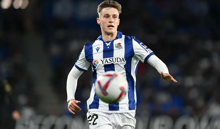 Beñat Turrientes Celta Real Sociedad Brais Méndez Fuente: Ap