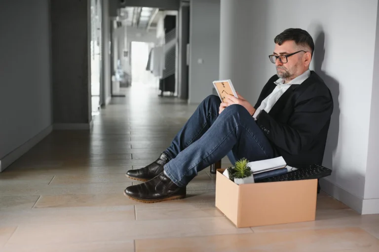 Los trabajadores de más de 45 años, amenazados por el edadismo: «Puede llevar a problemas de salud mental»