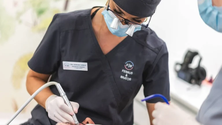 Implantes dentales en Madrid: guía completa para elegir la mejor clínica
