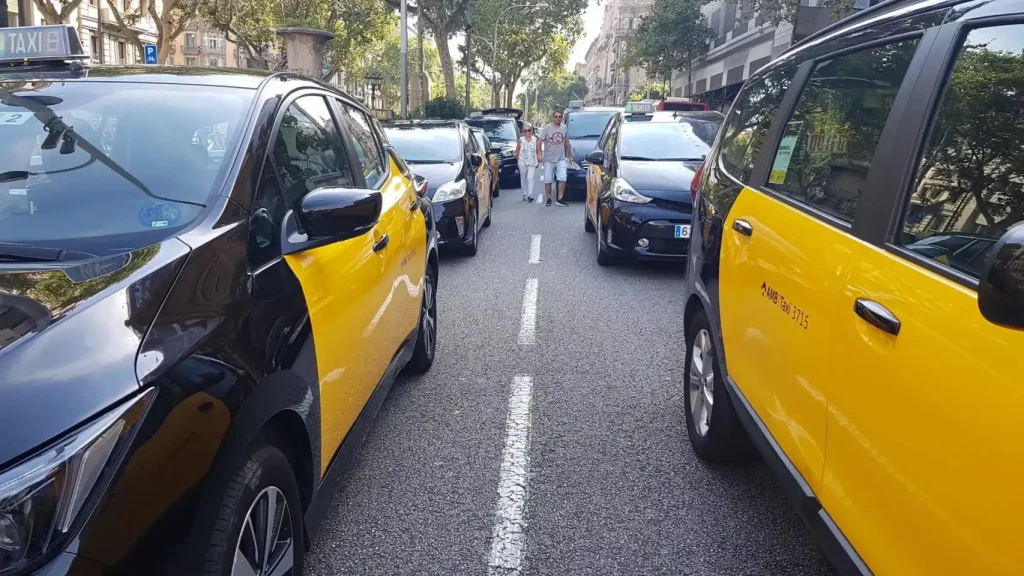 Taxistas Denuncian A Conductores Pakistaníes Por Sus Prácticas En Barcelona 3 Taxistas De Barcelona, Cataluña