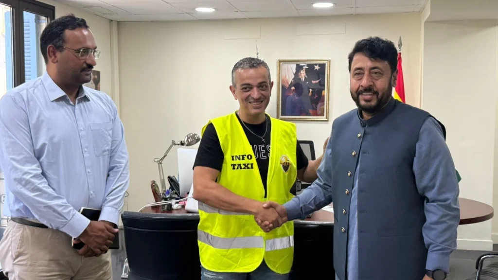 Taxistas Denuncian A Conductores Pakistaníes Por Sus Prácticas En Barcelona 1 Taxistas Barcelona Denuncia Paktaxi