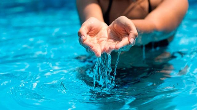 Analizan El Agua De Las Piscinas Públicas Y Descubren Una Sustancia Peor Que El Cloro
