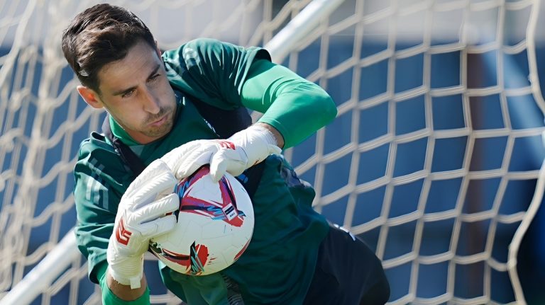 Diego Mariño da estocada al Real Zaragoza para jugar en rival directo