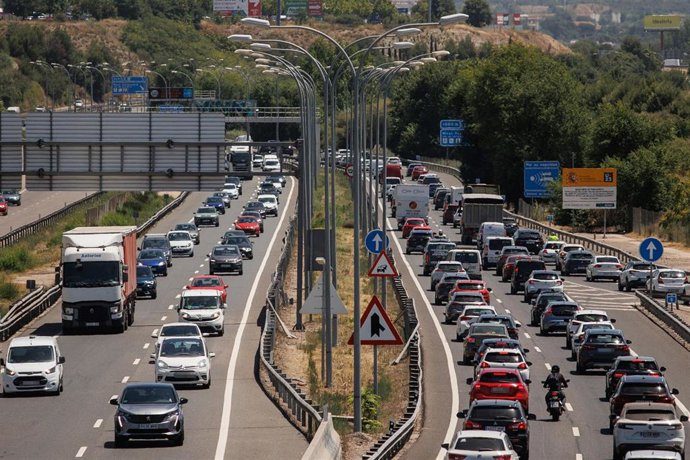 El Gobierno Ofrece Hasta 2.000 Euros Para Obtener El Carnet Profesional De Camión Y Autobús
