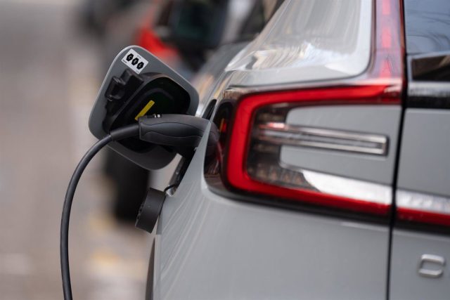 El Coche Eléctrico Se Queda Atrás En España Con Cargadores Fuera De Servicio Y Una Red Insuficiente