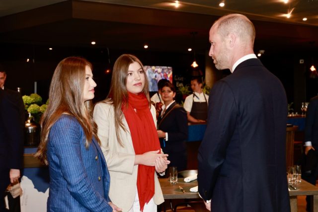 El Misterio Detrás De La Bufanda De La Infanta Sofía En La Eurocopa Que Nadie Vio Venir