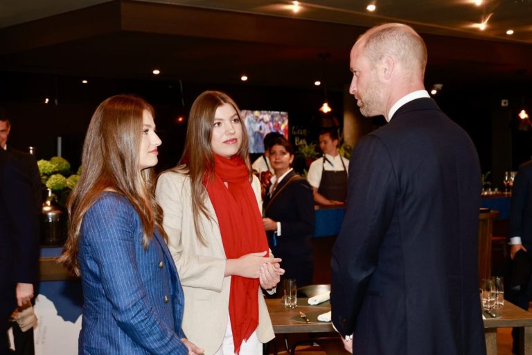 El misterio detrás de la bufanda de la infanta Sofía en la Eurocopa que nadie vio venir