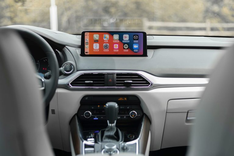 Evita las multas: Así puedes enviar mensajes de WhatsApp con Android Auto sin ser sancionado por la DGT